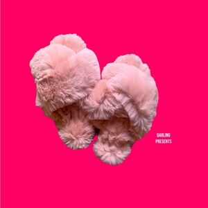FAMIPORT FLUFFY FUZZY FURRY SLIPPERS WOMEN COLOR PINK SIZE S 5.5-6.5